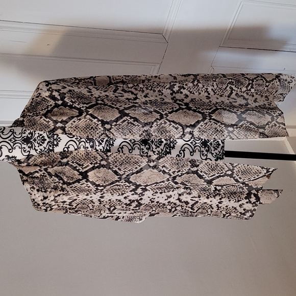 Calvin Klein snake print scarf 72" x 21" - Picture 6 of 9